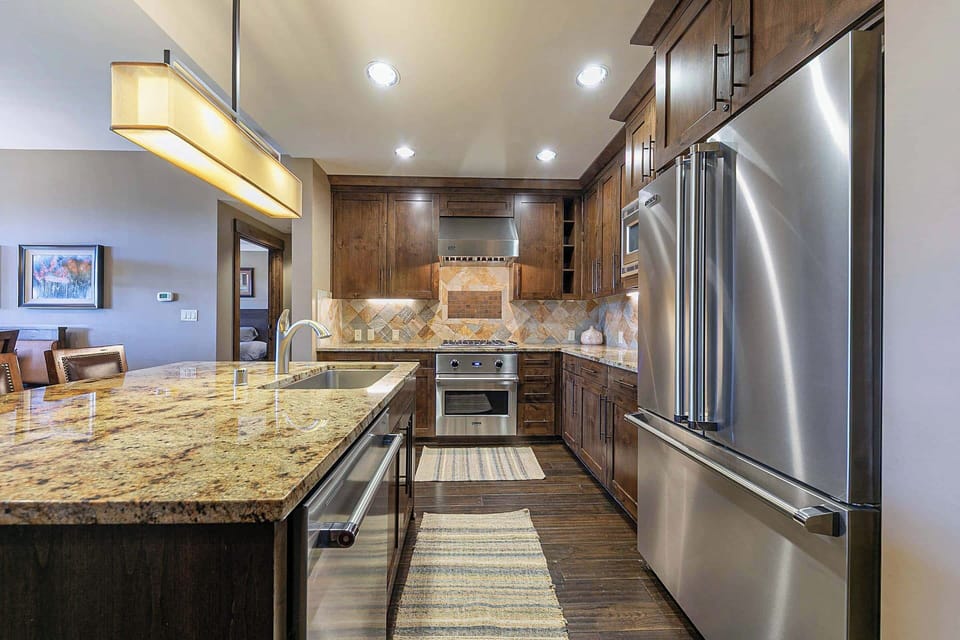 970 Northstar Dr Unit 306-print-005-011-Interior-3360x2241-300dpi