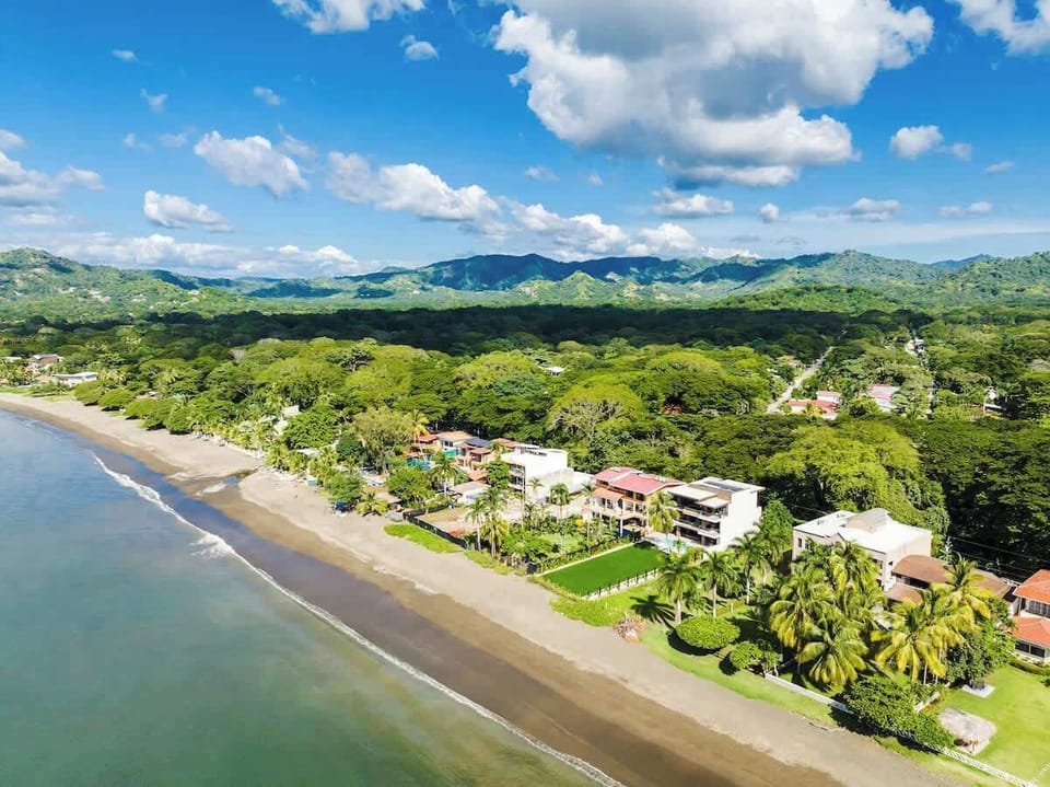Villa Verde: Gather by the sea and live the dream.

