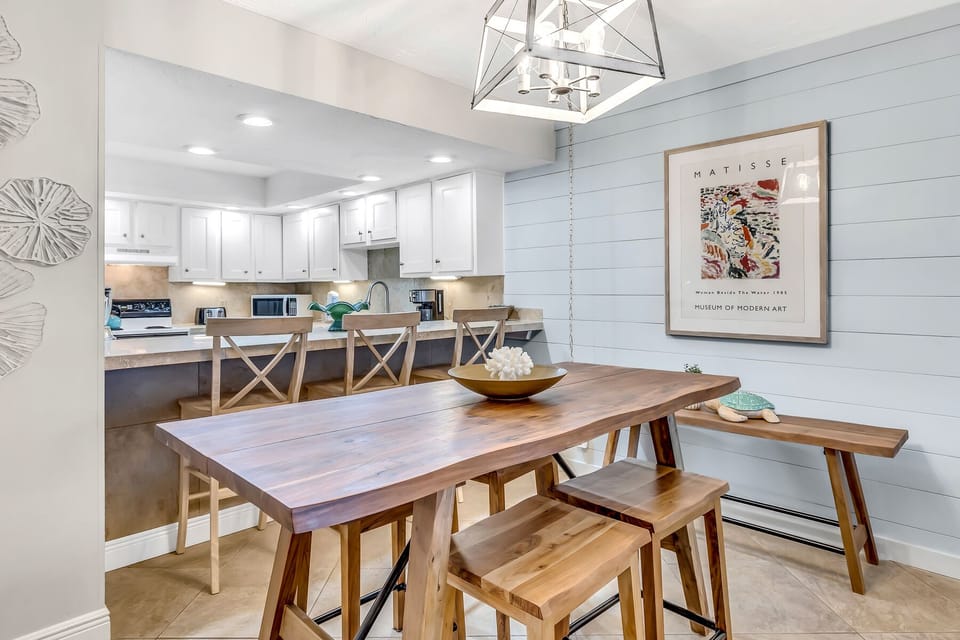 Live edge table with dining for 4-6
