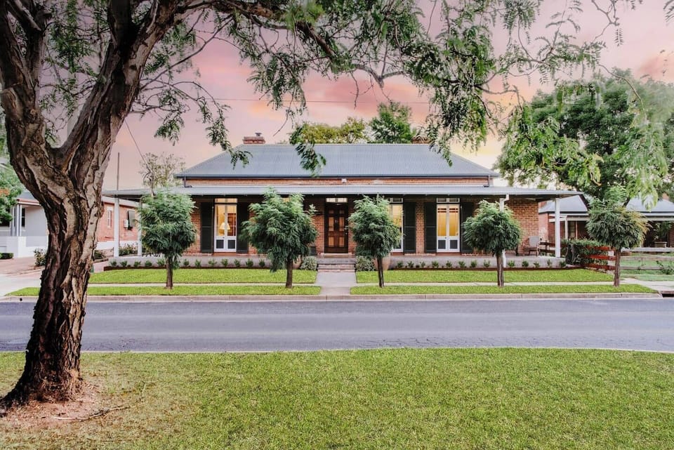 Centrally located in Mudgee’s CBD, there's never a need for a taxi home.