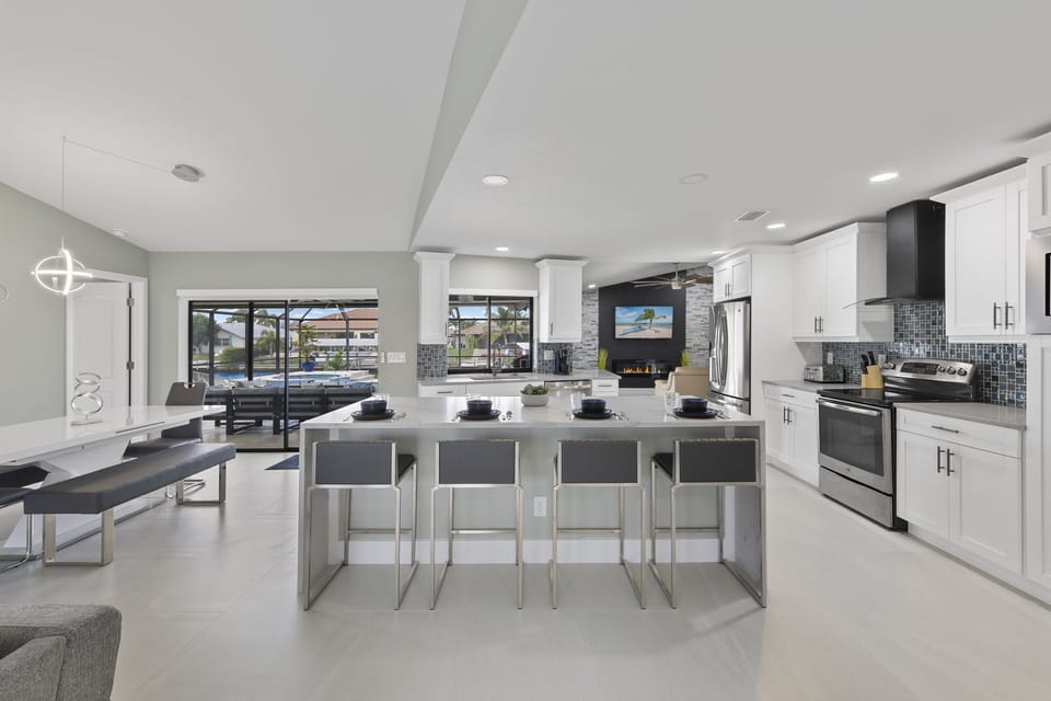 A true chefs kitchen, fullu equipped with all you'll need!