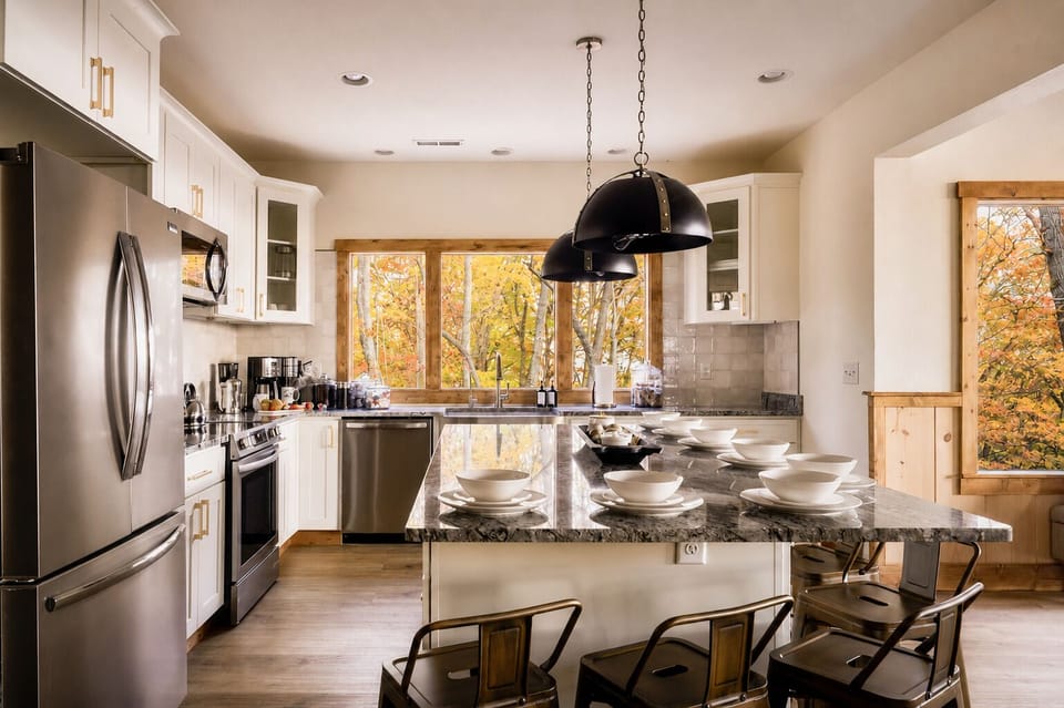 Our large kitchen means we have storage space for many kitchen amenities you love.