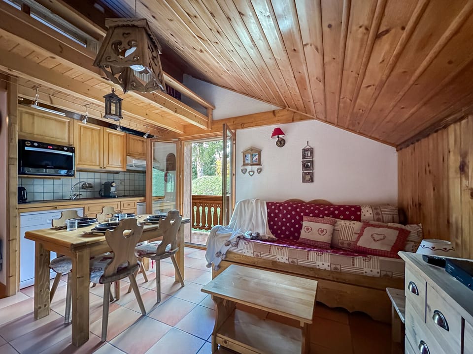 LUTA11 Duplex mezzanine 2/4 Pers. pied de p Apartment in Arâches-la-Frasse