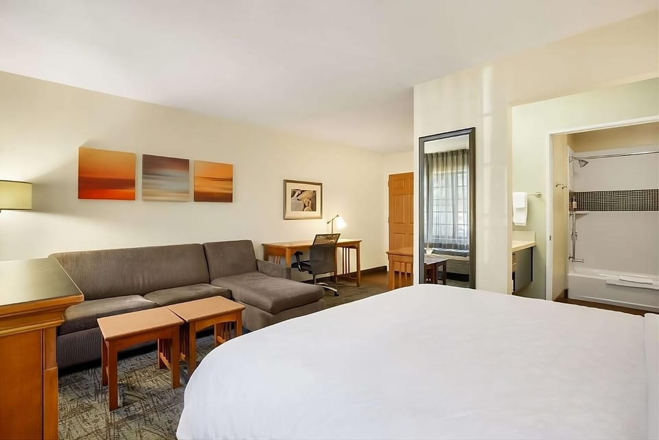 Unit with Queen size bed