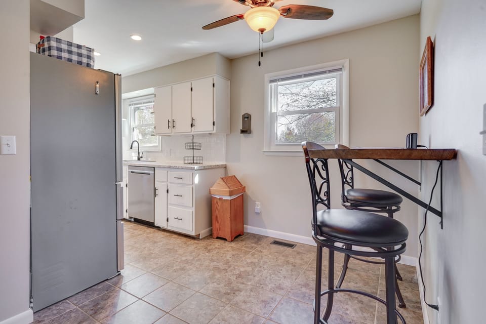 Kitchen | Cooking Basics | Dishwasher | Coffee Maker | Main Level