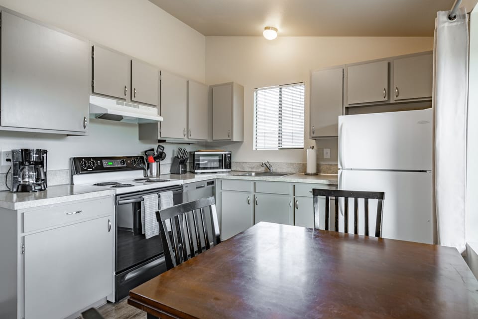 full kitchen