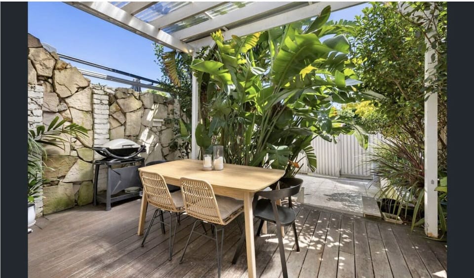 BBQ and outdoor dining
