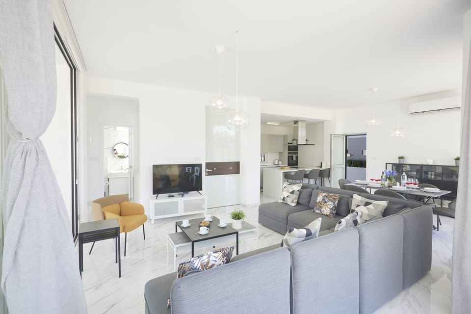 Open-Plan ground floor living room, kitchen and dining area