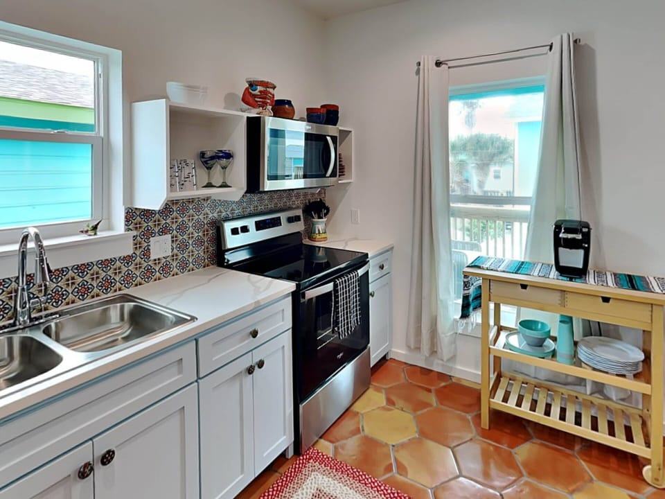 Full Kitchen