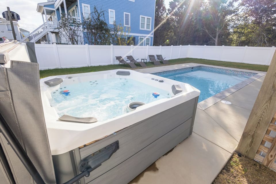 Jacuzzi Hot Tub & Pool