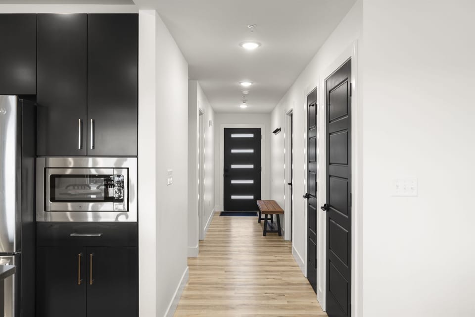 Main Level: Hallway