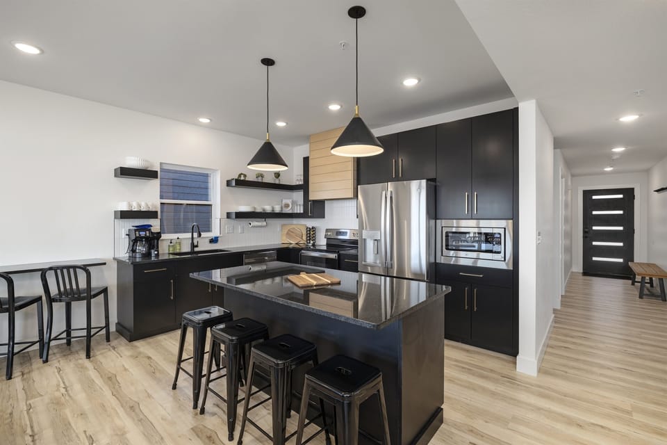 Main Level: Kitchen