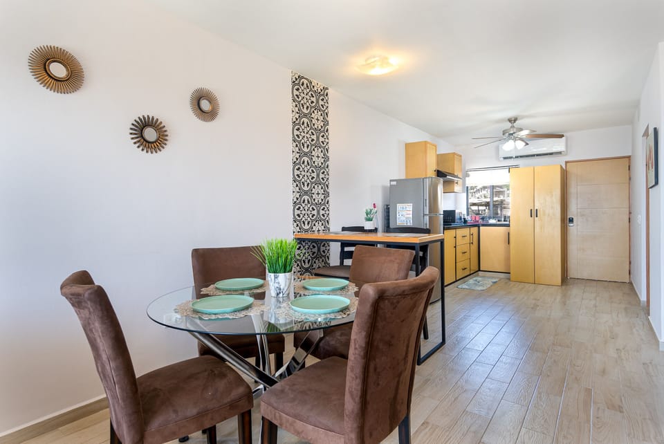 Dining area for 4