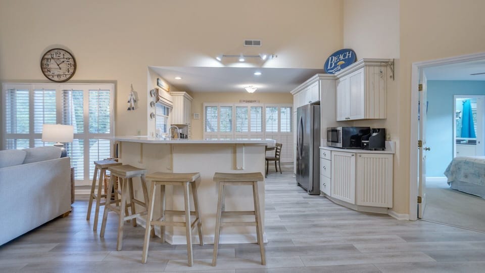 Kitchen bar top with additional seating