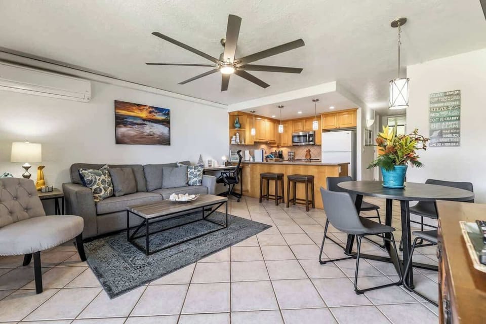 Make yourself at home in this well appointed condo. 