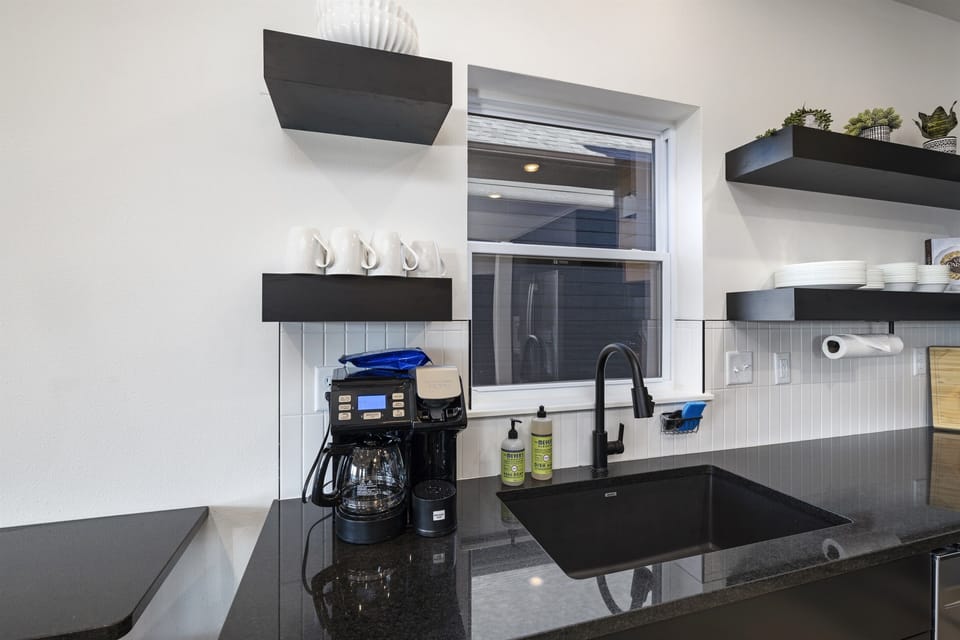 Tree House - Main Level: Kitchen 