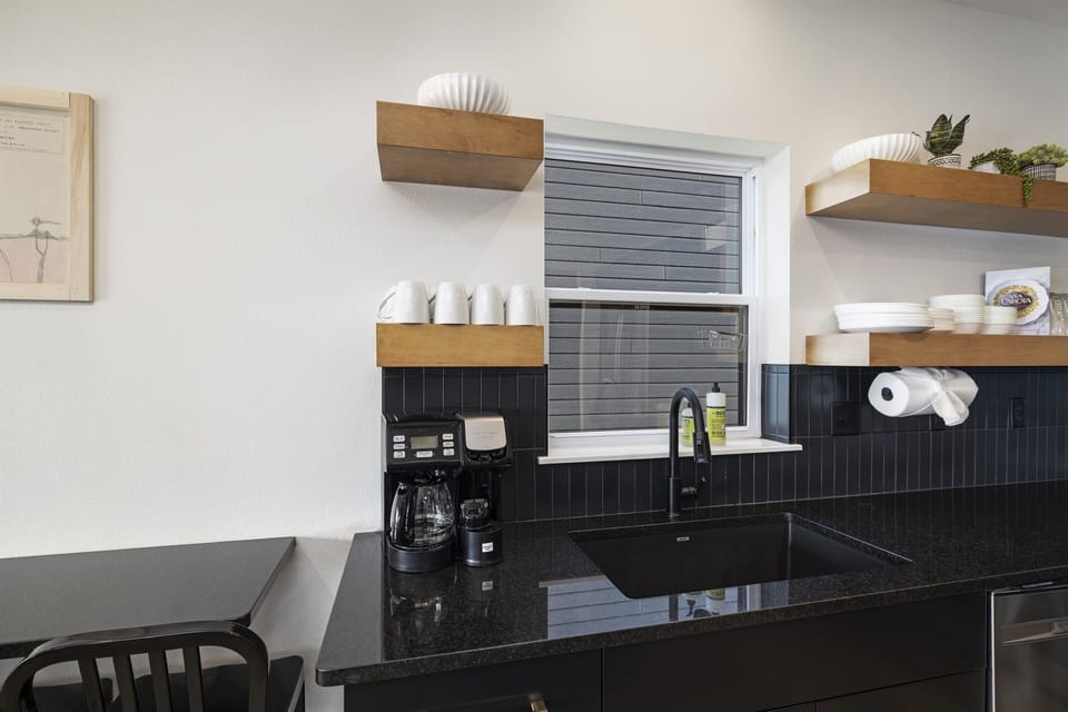 Rocky Resort: Main Level - Kitchen