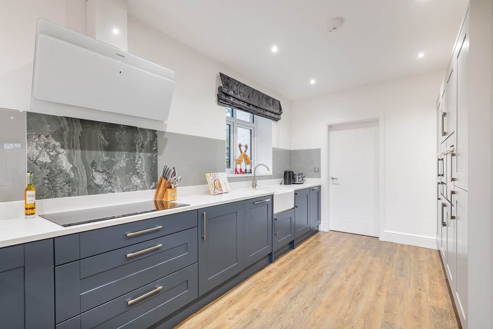Broom Hill_Web-34
