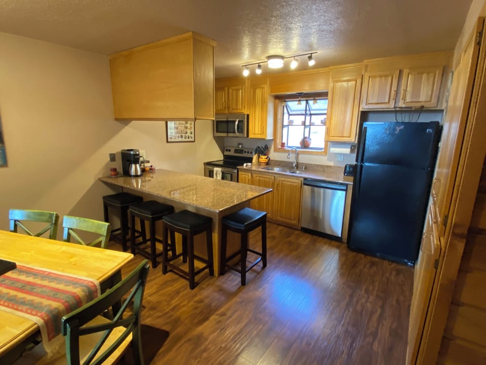Nice sized well stocked kitchen