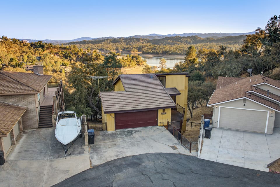 Interior recently remodeled.  Cul-de-sac, parking for two vehicles, one garaged.