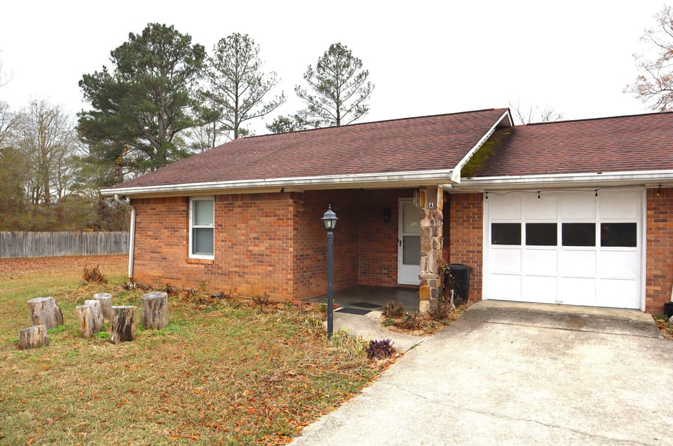 Left unit of the duplex is rental