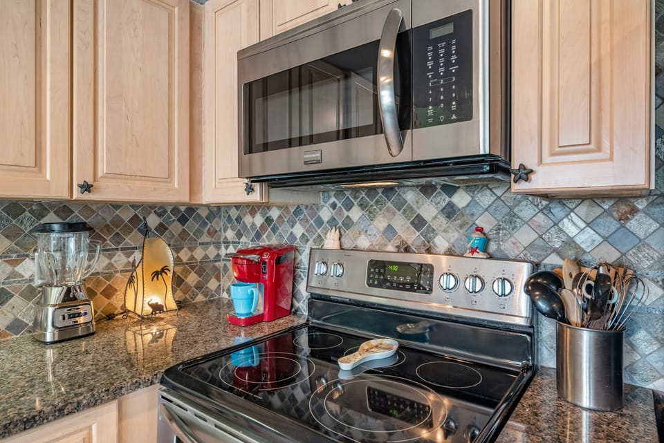 Kitchen - Have a Quick Meal and Head Back to the Beach!