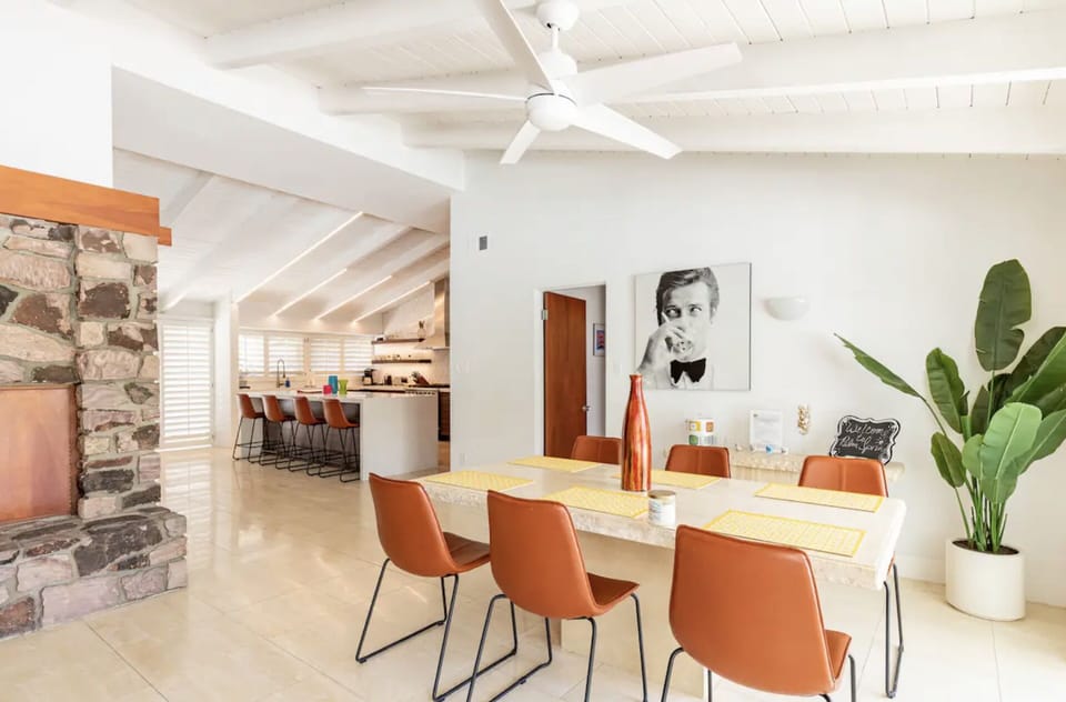 Dining table that seats 6   additional seating for 4 at the kitchen island
