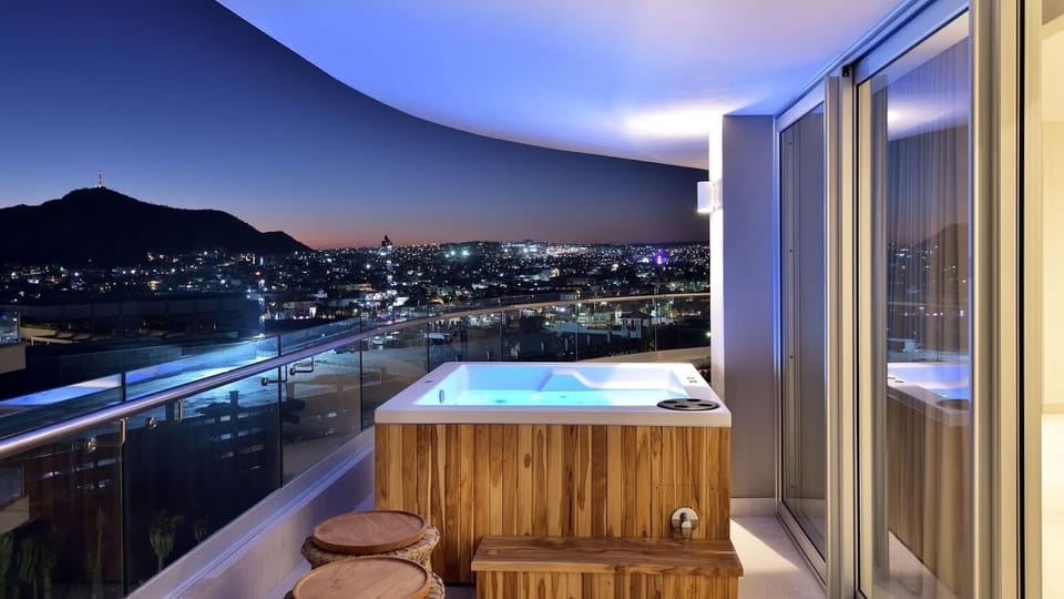 Indoor spa tub