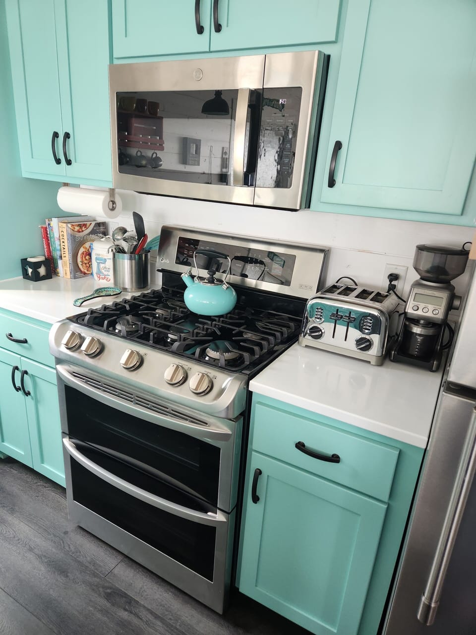 Gas range/Convection double oven and Microwave