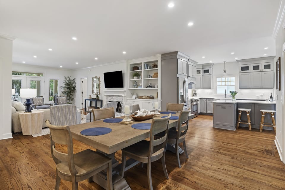 Dining Table Seats 8 Guests