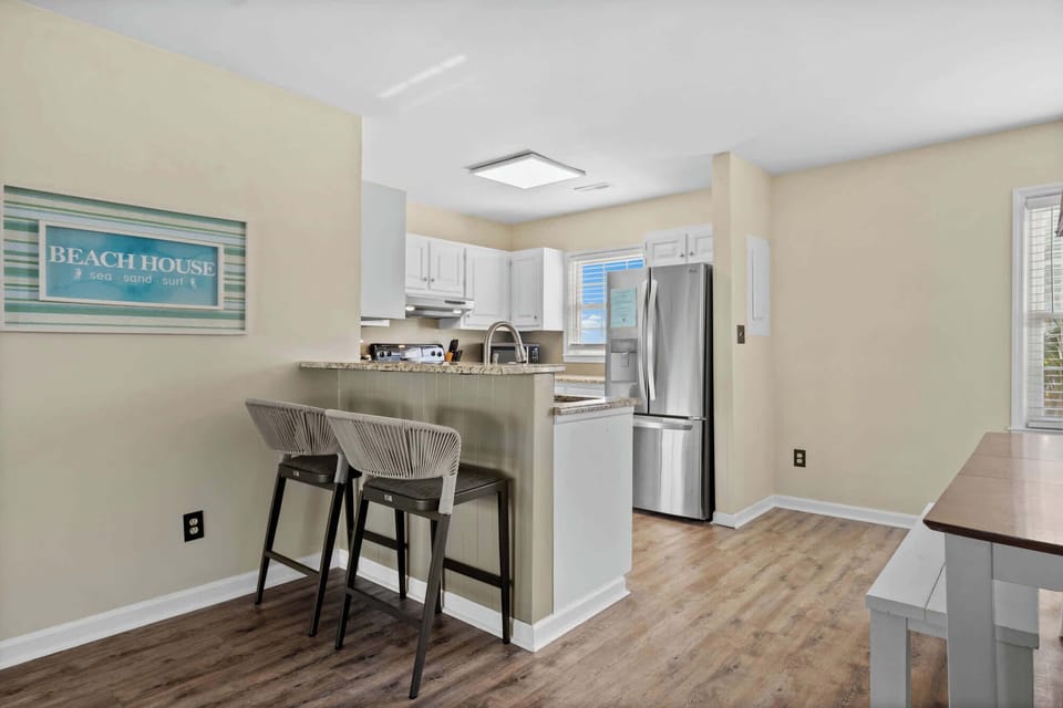 Additional Bar Stool Breakfast Area