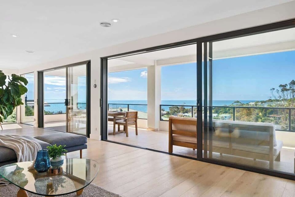 Slide the doors open to enjoy that bay breeze