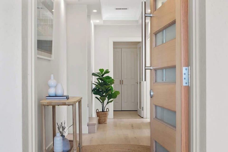 A beautiful, calm entrance to your holiday