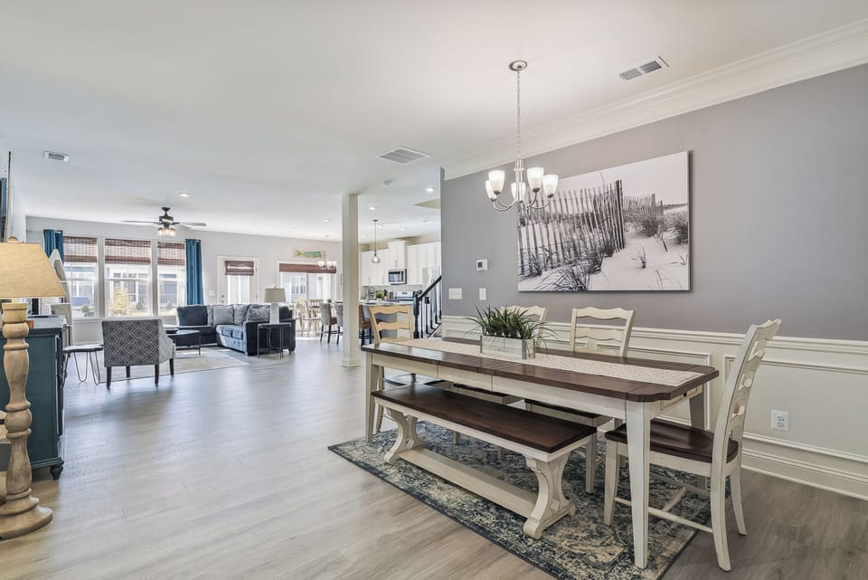 Main Level,Dining Area,