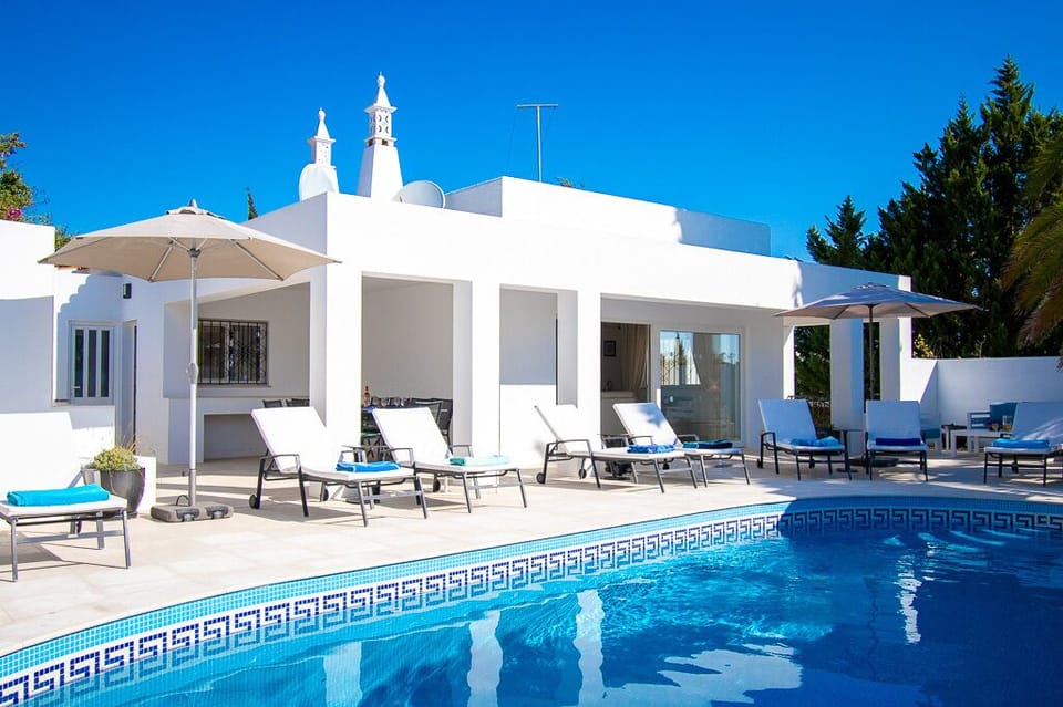 Pool and terrace area 