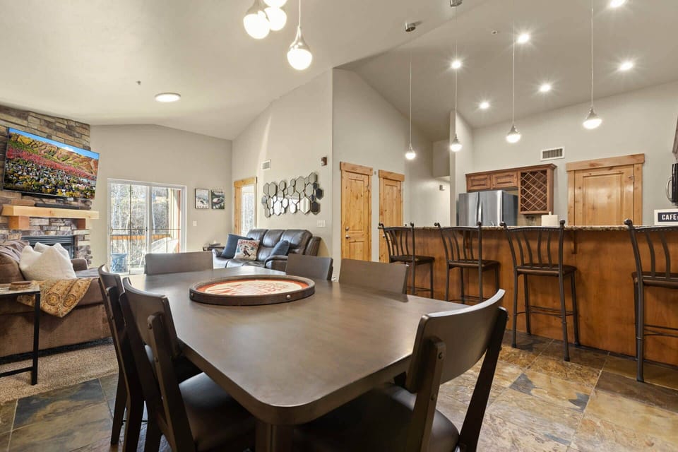 Bear Hollow 1404: Inviting dining table in a cozy kitchen setting.