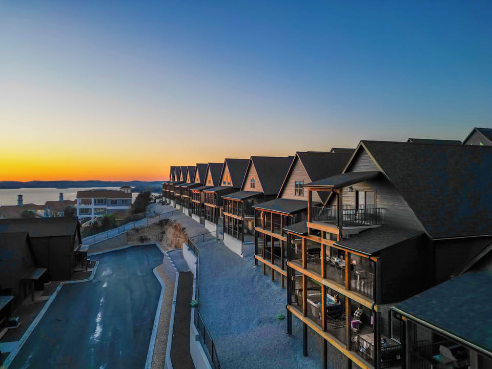 Blushing Buffalo is the only place with the 3rd level private deck. What a breathtaking view of the lake!