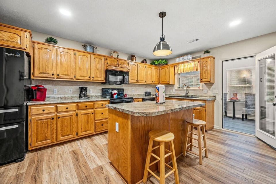 Fully Equipped Kitchen makes mealtime a breeze