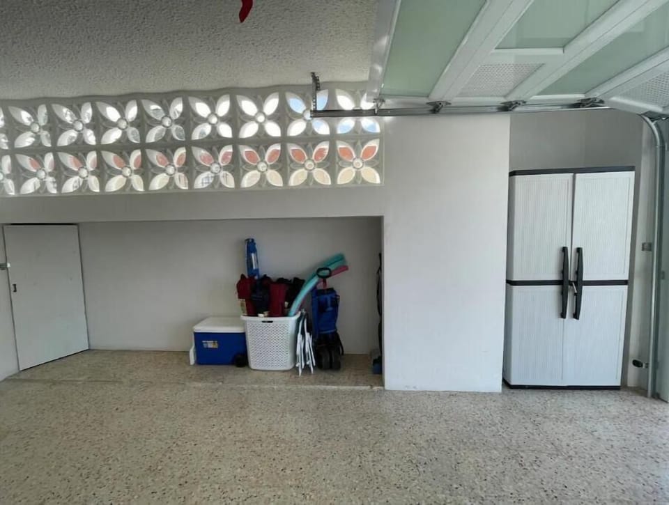 Garage and beach items for guest to use. 