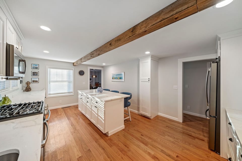 Stunning kitchen overview (1)
