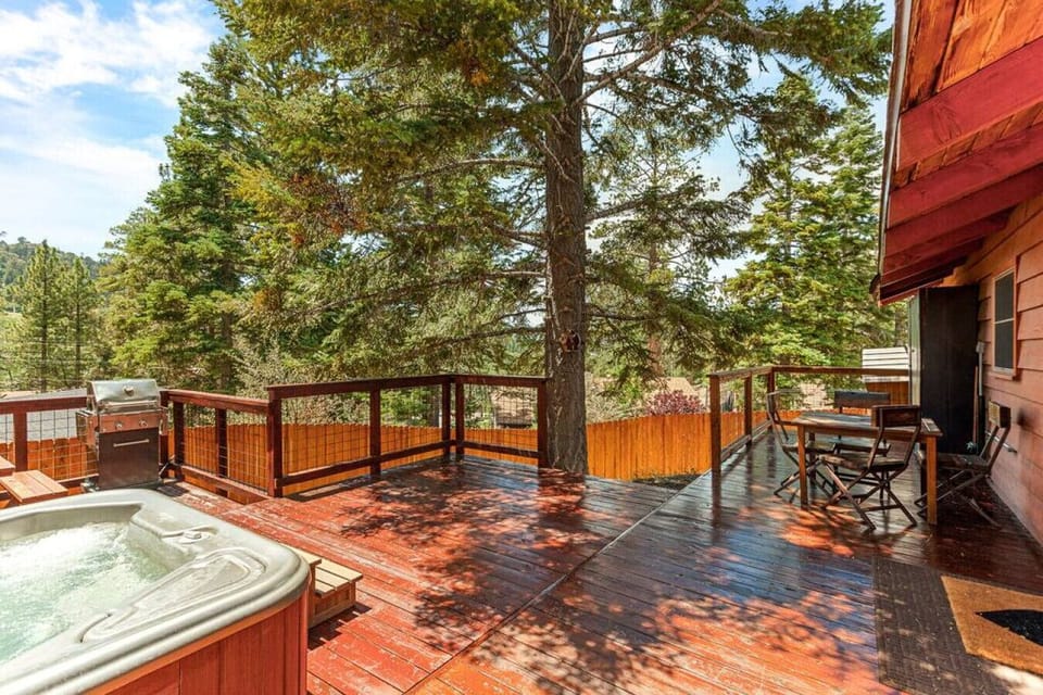 Large spacious outdoor deck.