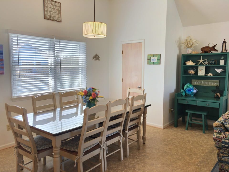 Main Level,Dining,