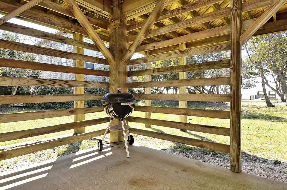Ground Level,Grill,