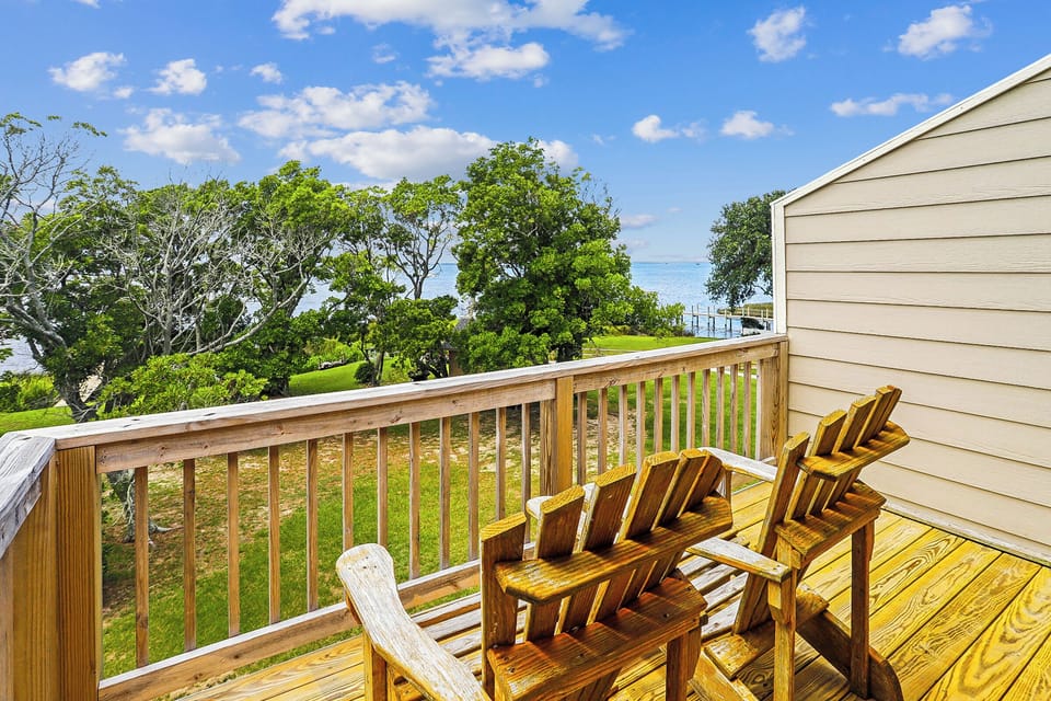 Upper Level,Deck,