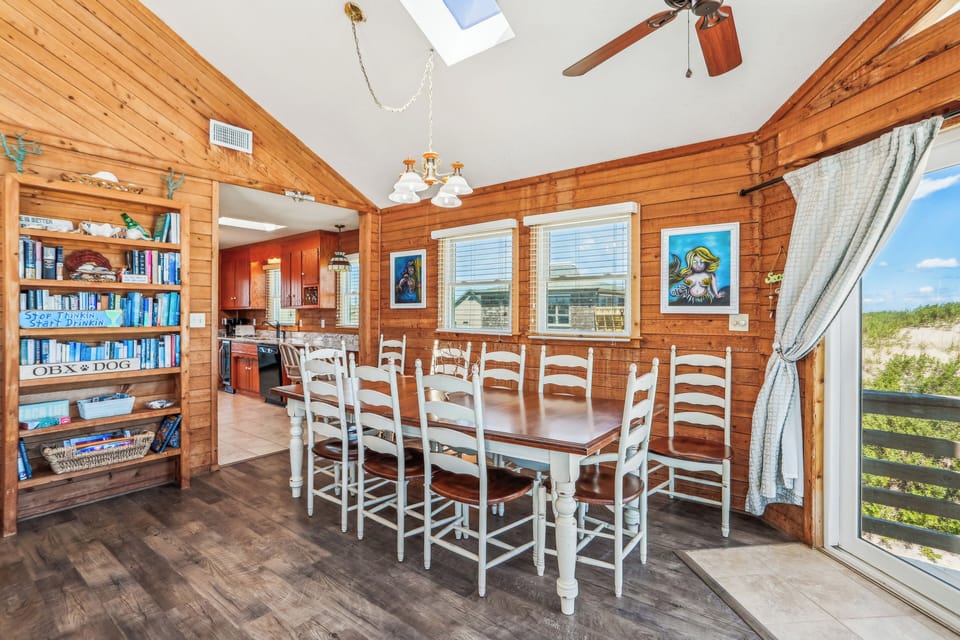 Upper/Main Level,Dining Area,