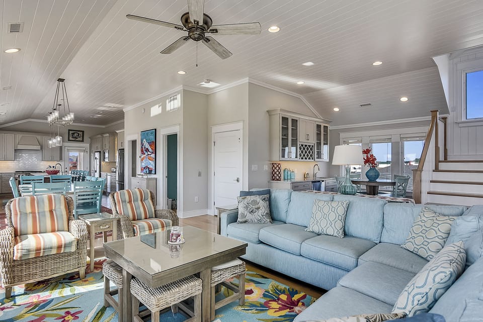 Main Level,Living Room,