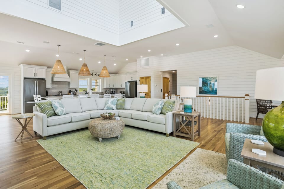 Main Level,Living Room,