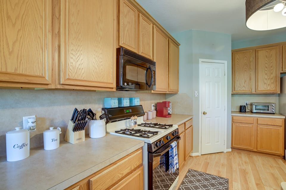 Kitchen | Toaster | Trash Bags & Paper Towels