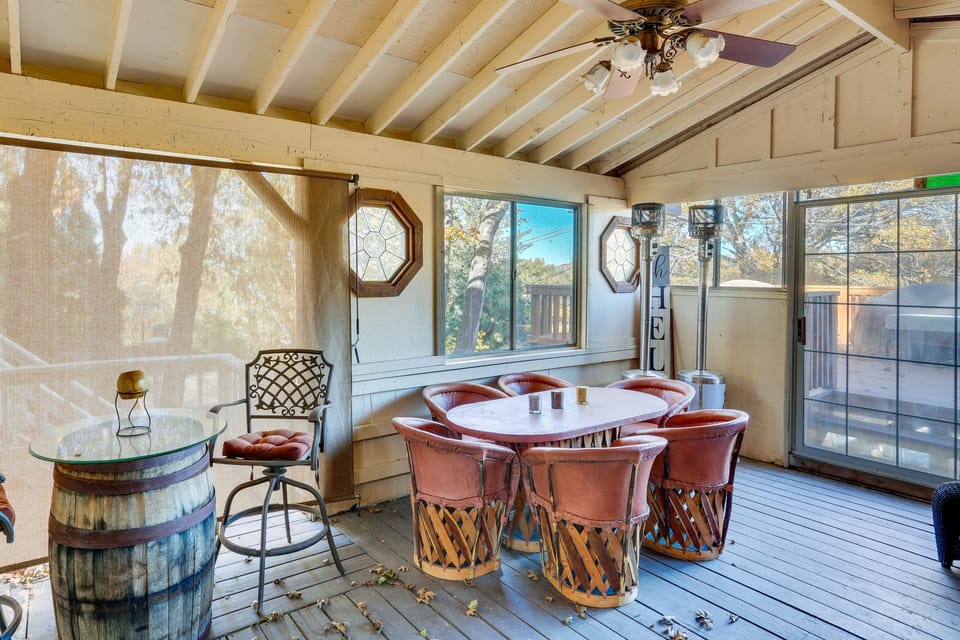 Screened Porch | Outdoor Dining Areas