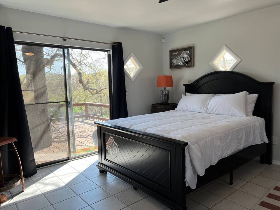 Queen bed